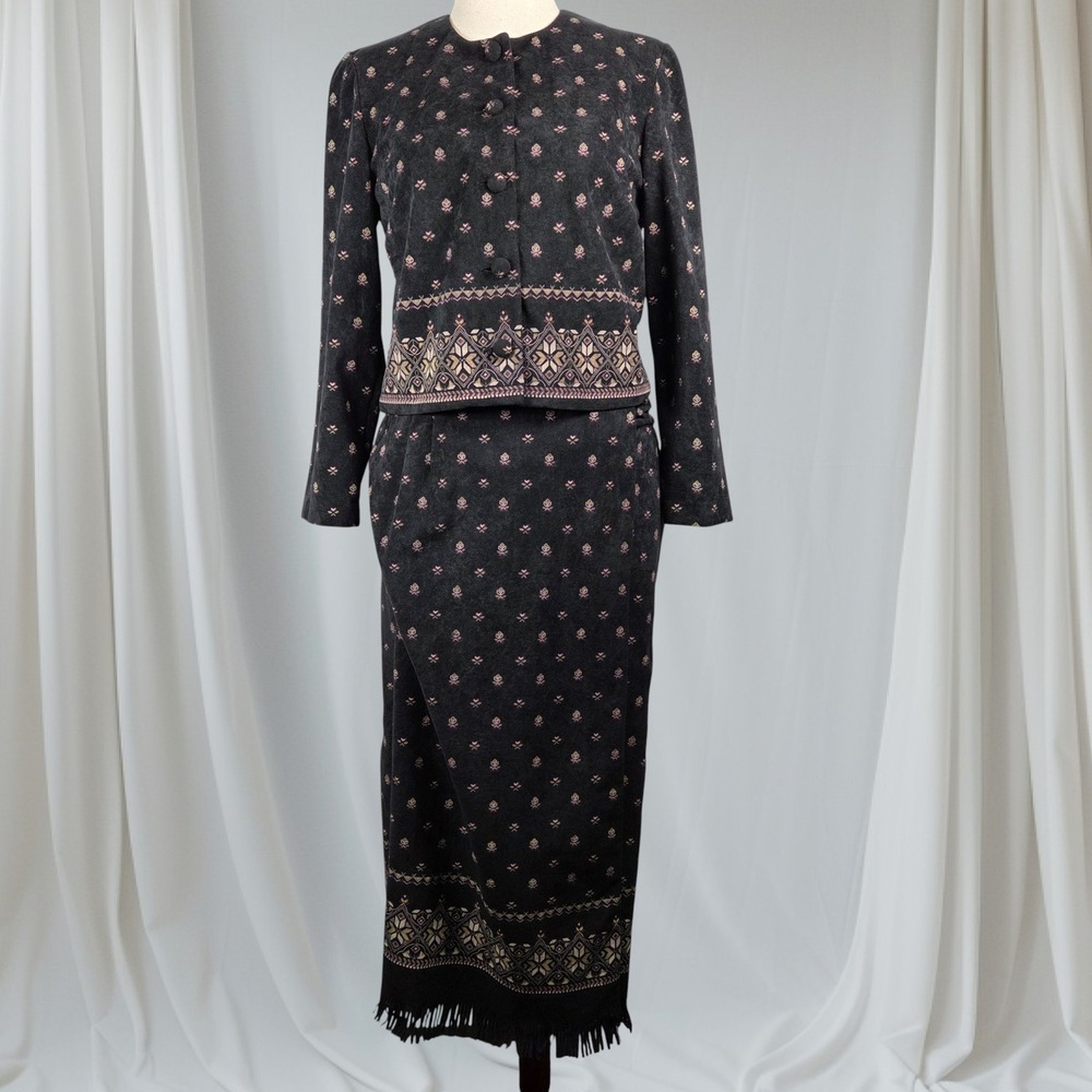 VTG Karin Stevens Petites Black 2 Piece Skirt Suit Women's 10P Fringe Hem Velvet